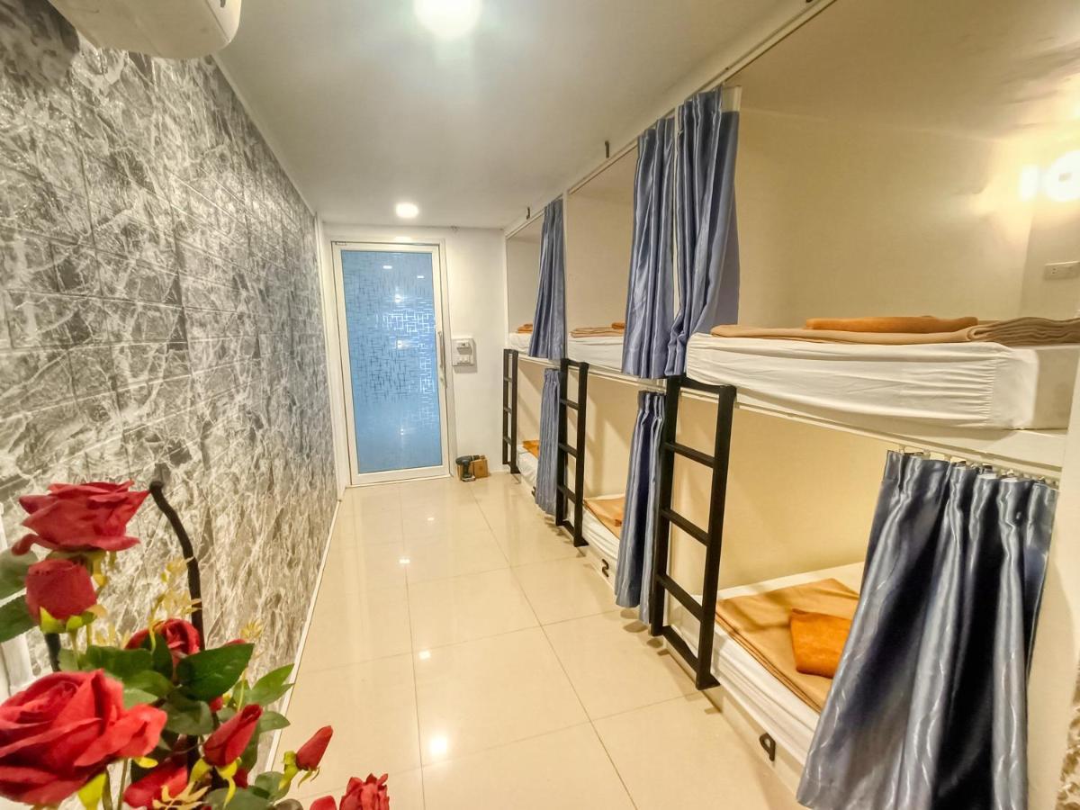 Jomtien Beach Hostel Ngoại thất bức ảnh