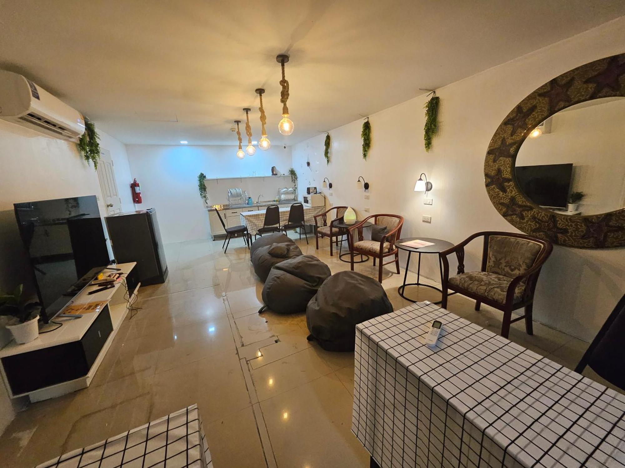 Jomtien Beach Hostel Ngoại thất bức ảnh